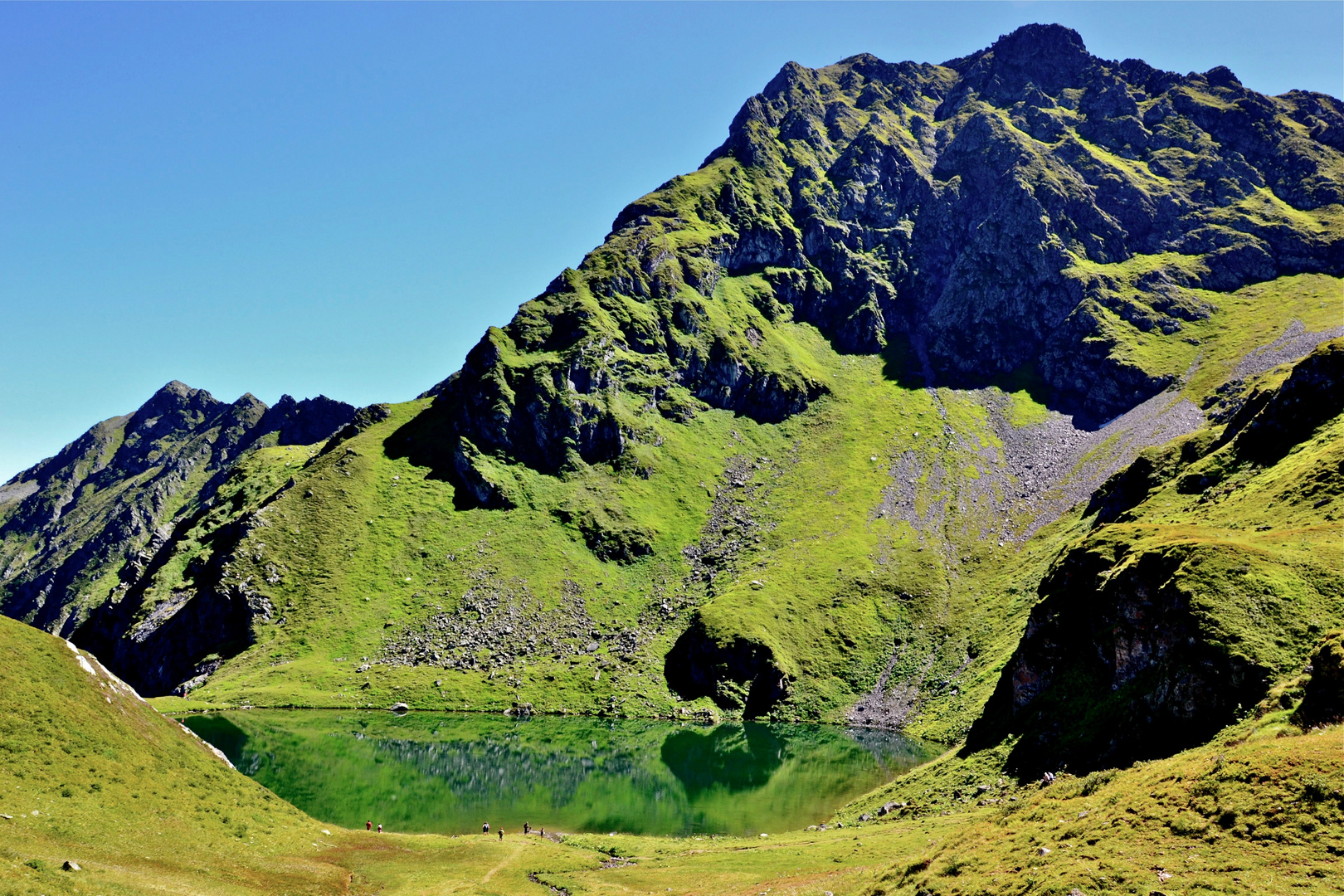 Diesen Blick auf den Schwarzsee…