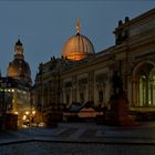 Diesen Blick auf die Frauenkirche und auf die Kunstakademie Dresden ...