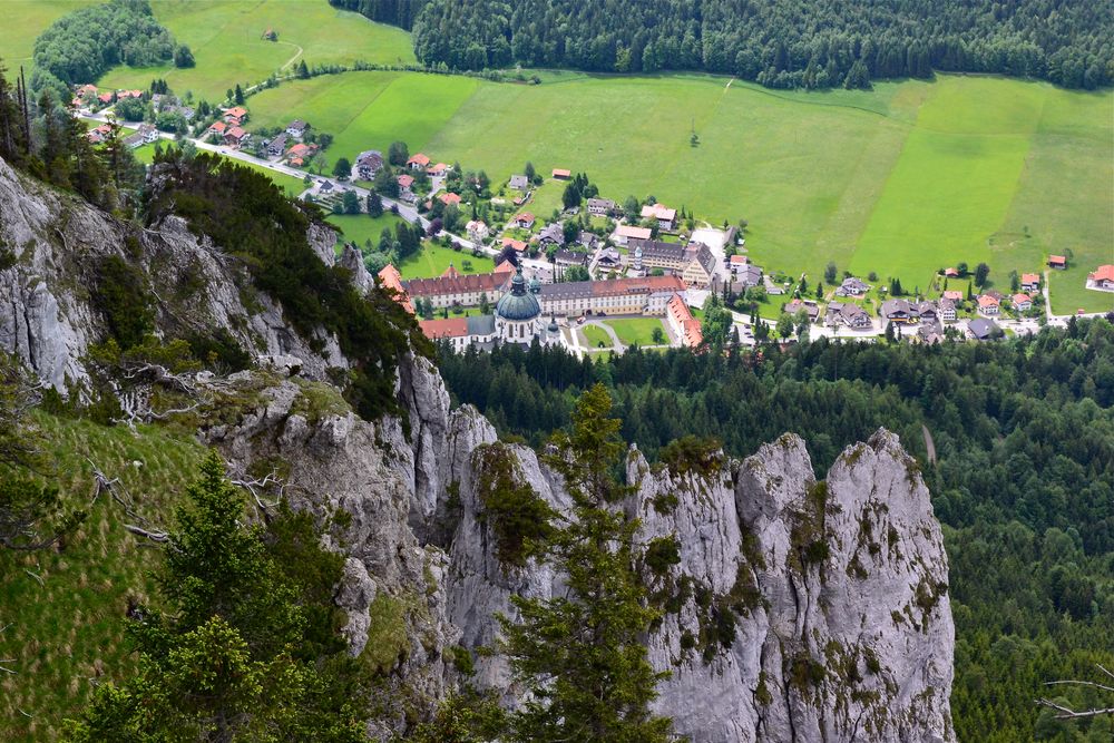 Dieser Blick auf das Kloster Ettal…