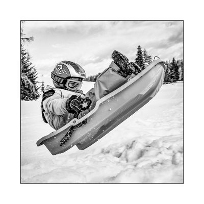 Dieser Bursche, kaum alt sechs Jahr - fliegt grad zum Mond, ist doch ganz klar!