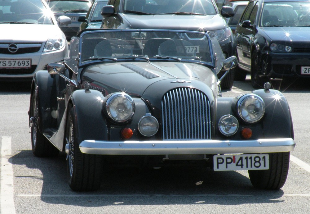 Dieser "MORGAN" stand in Lønstrup neben mir am Parkplatz.Leider paßte der Hund nicht hinein !