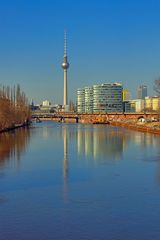 Dieser Tage in Berlin , mittlerweilen ist alles trüb , grau und kalt ..