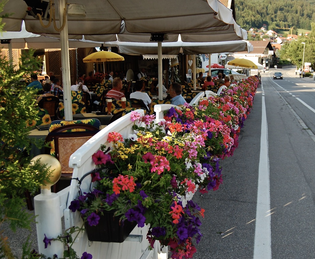 Dieser üppige Blumenschmuck…