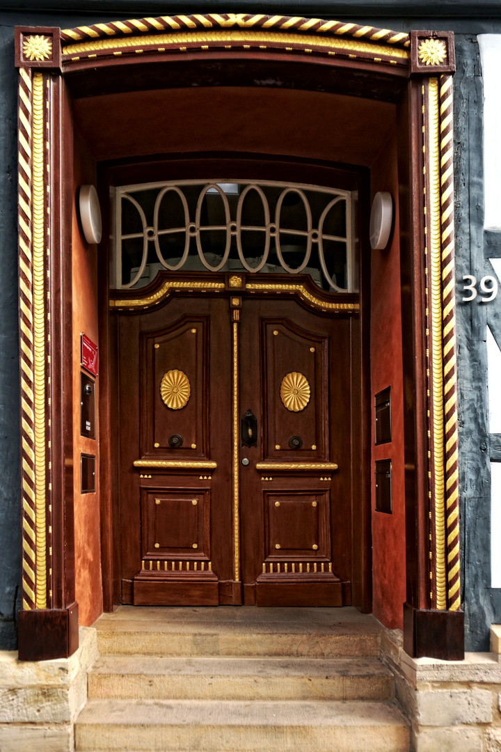 Dieses Portal von dazumal fand ich in Göttingen Foto