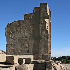 Dieses Relief in Kom Ombo, mit einer Darstellung von einer Fahrt im Papyrusdickicht, hat mir besonde