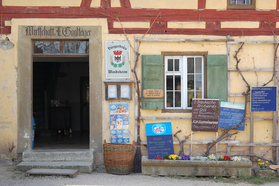 dieses Wochenende wird wohl etwas mehr Betrieb sein, vor allem im Biergarten... ;-)