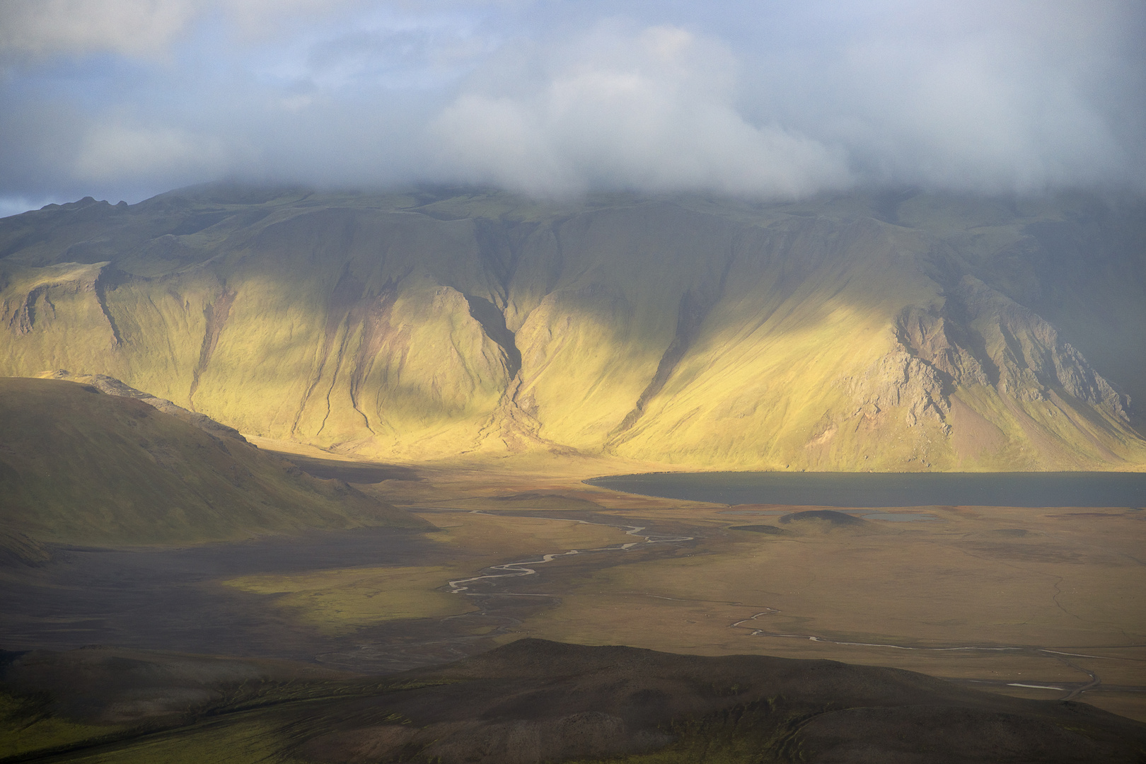 diesige Stimmung am Löðmundarvatn