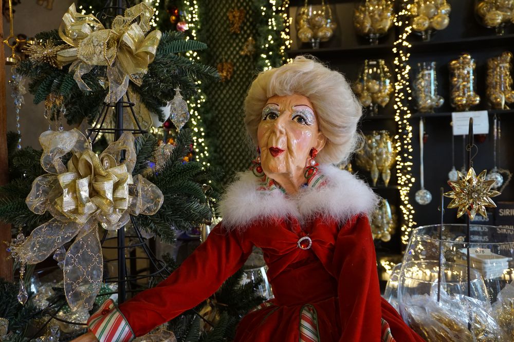 Diesmal eine Weihnachtsfrau Foto & Bild | stillleben, figuren und