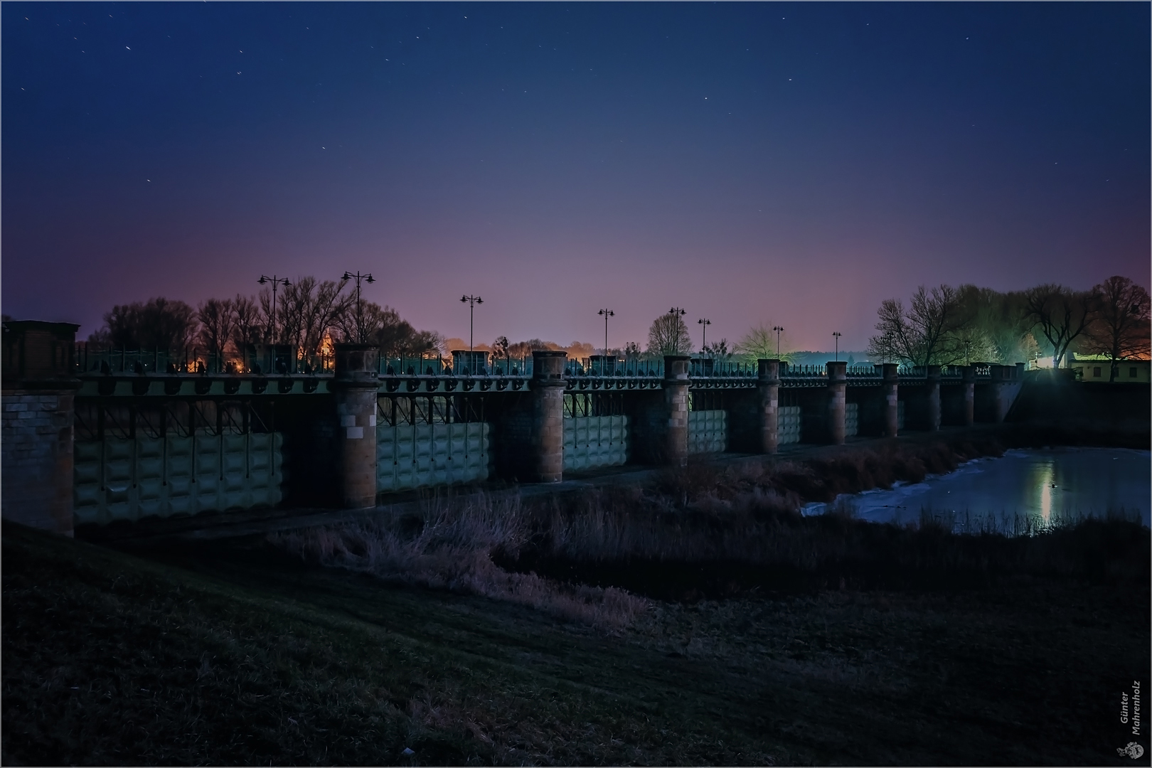 Diesmal schien der Mond am Wehr