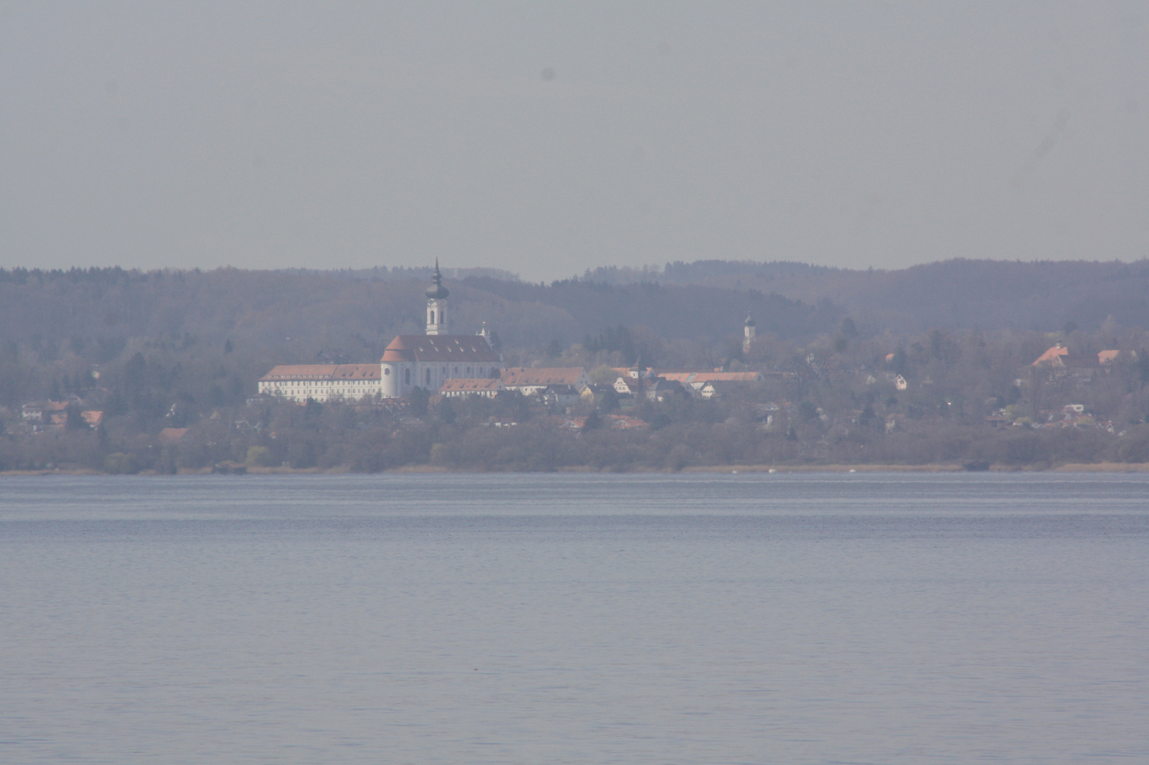 Dießen am Ammersee von Herrsching aus gesehen