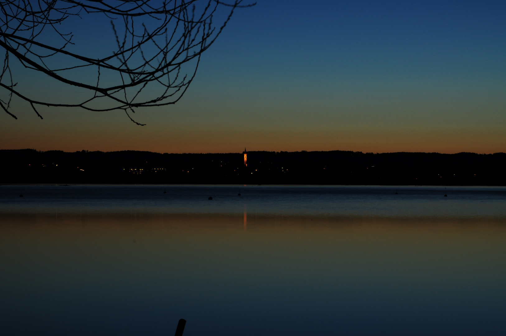 Diessner Kircherl am Ammersee zur blauen Stunde