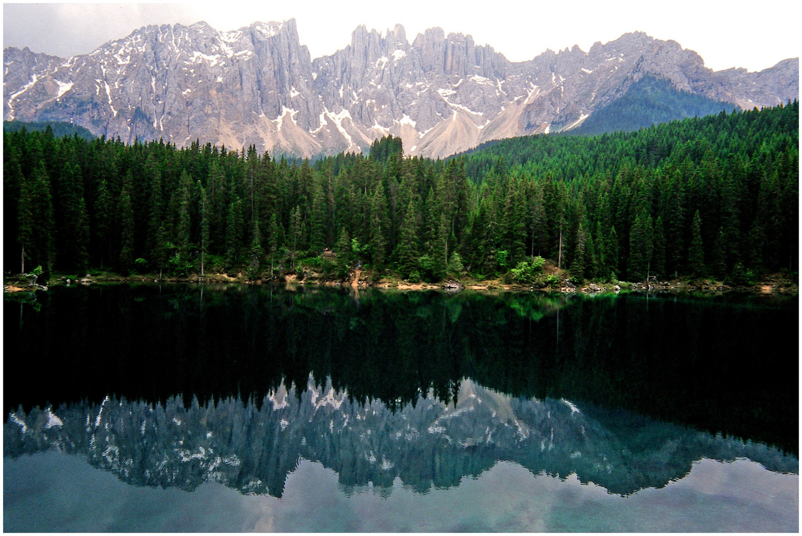 Digitalisiertes Dia -nicht gescannt- (2) Karersee Dolomiten