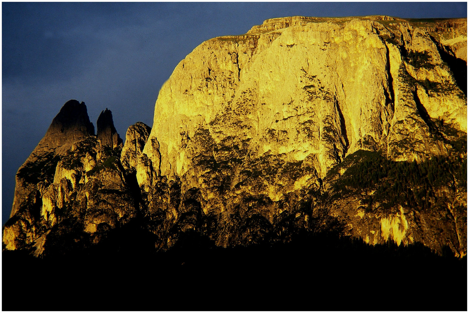 Digitalisiertes Dia -nicht gescannt- (3) Schlern/Dolomiten im Abendlicht