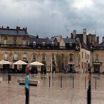 Dijon - Kolonaden am Place de la Libération - Panoramaaufnahme mit Kameraprogramm