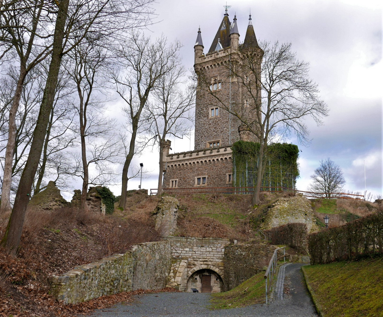 Dillenburg: Der Wilhelmsturm auf dem Schloßberg