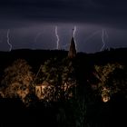 Dillheimer Kirche und 6 Blitze