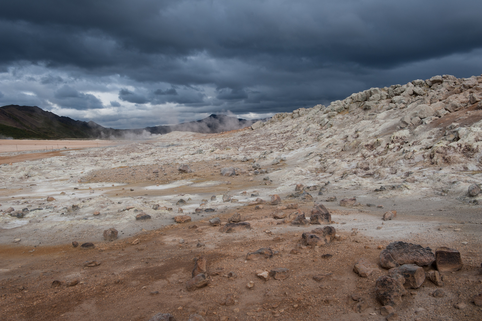 Dimmuborgir Island