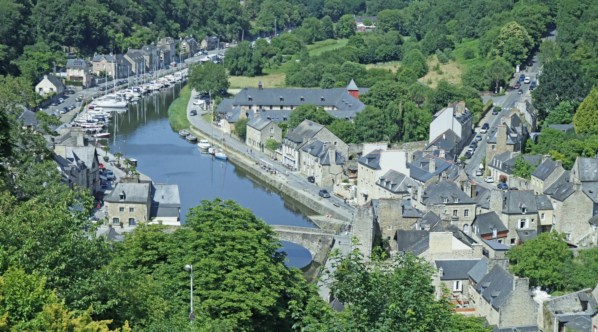 Dinan 3