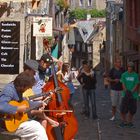 Dinan, street player