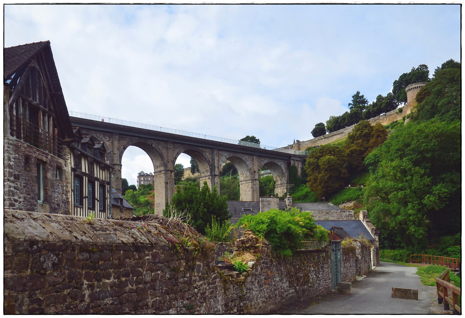 Dinan und sein Aquaduct