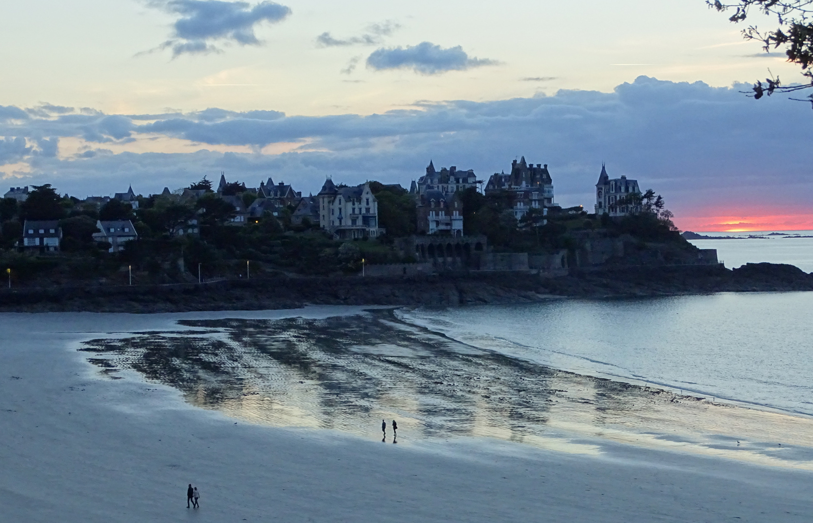 Dinard :coucher de soleil sur la balade au clair de lune