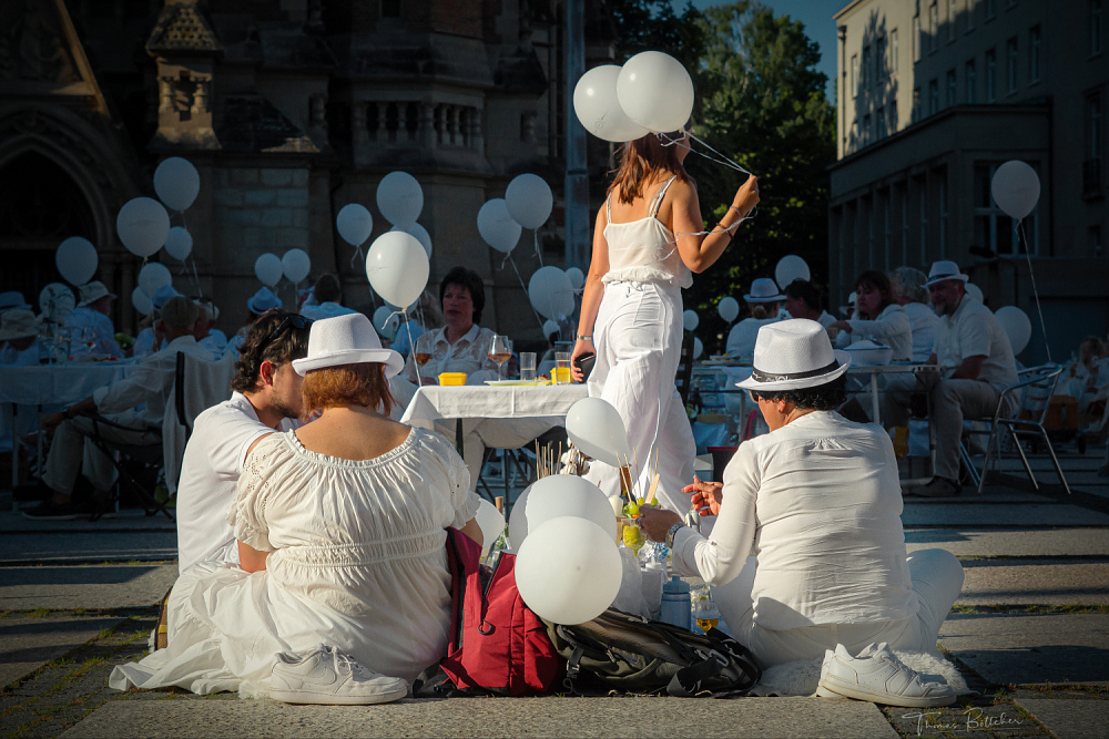 Diner en blanc