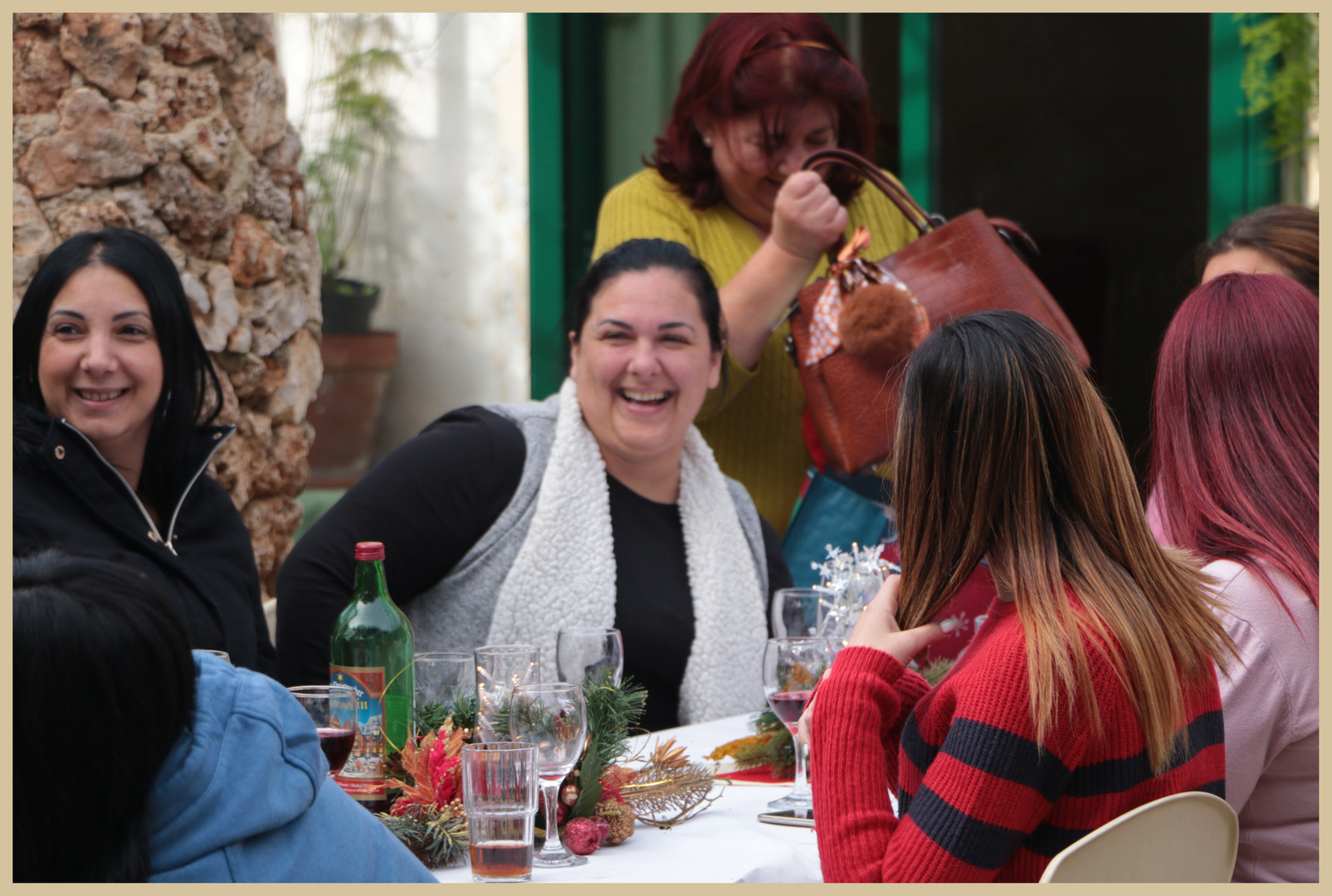 diners in the cafe riche in il birgu Valletta