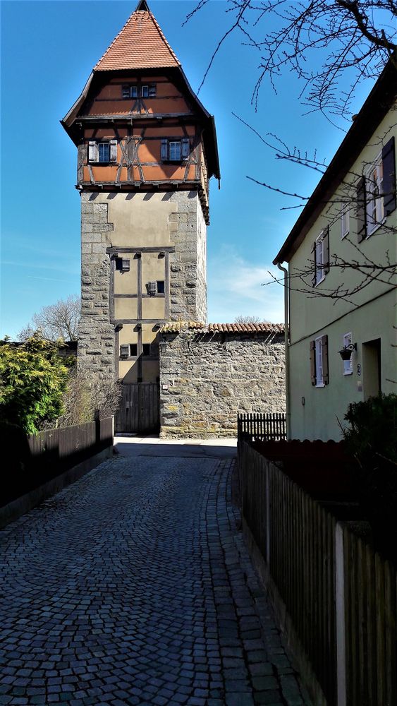 Dinkelsbühl :Bäuerlinsturm an der Stadtmauer
