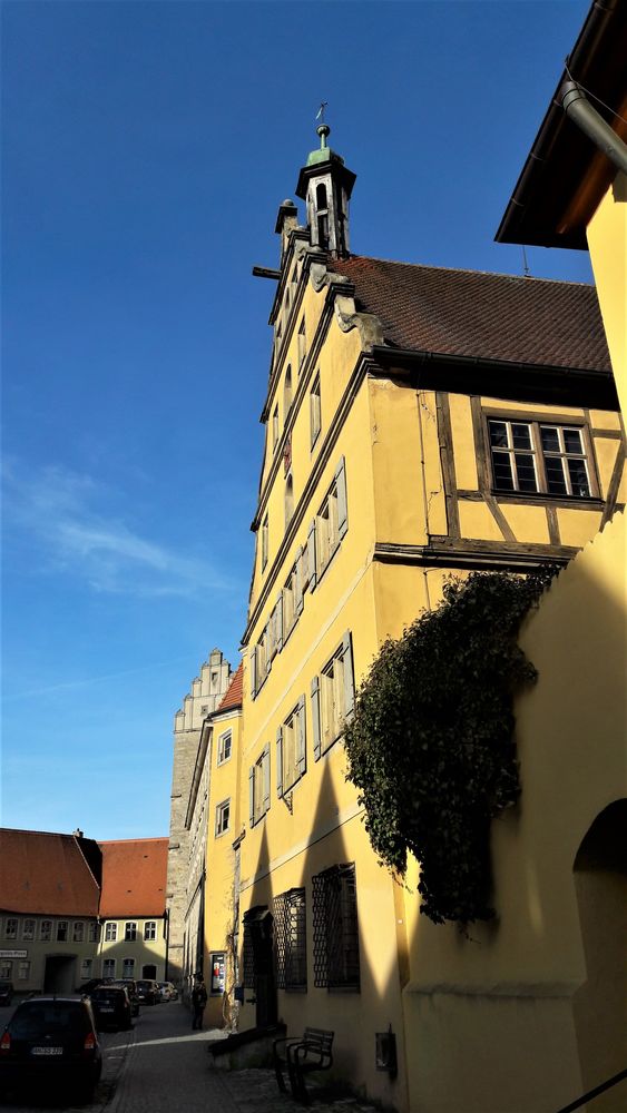 Dinkelsbühl : Etwas versteckt : Heilig- Geist -Kirche