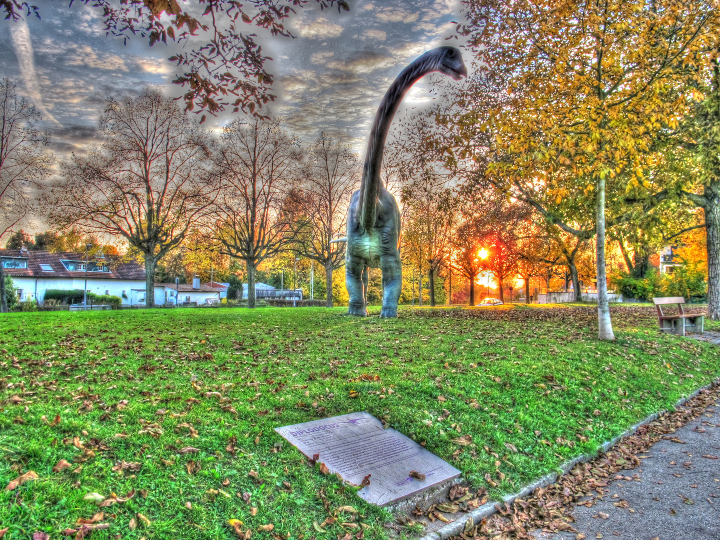 Dino beim Turm #2 (Basel Bruderholz) - HDR