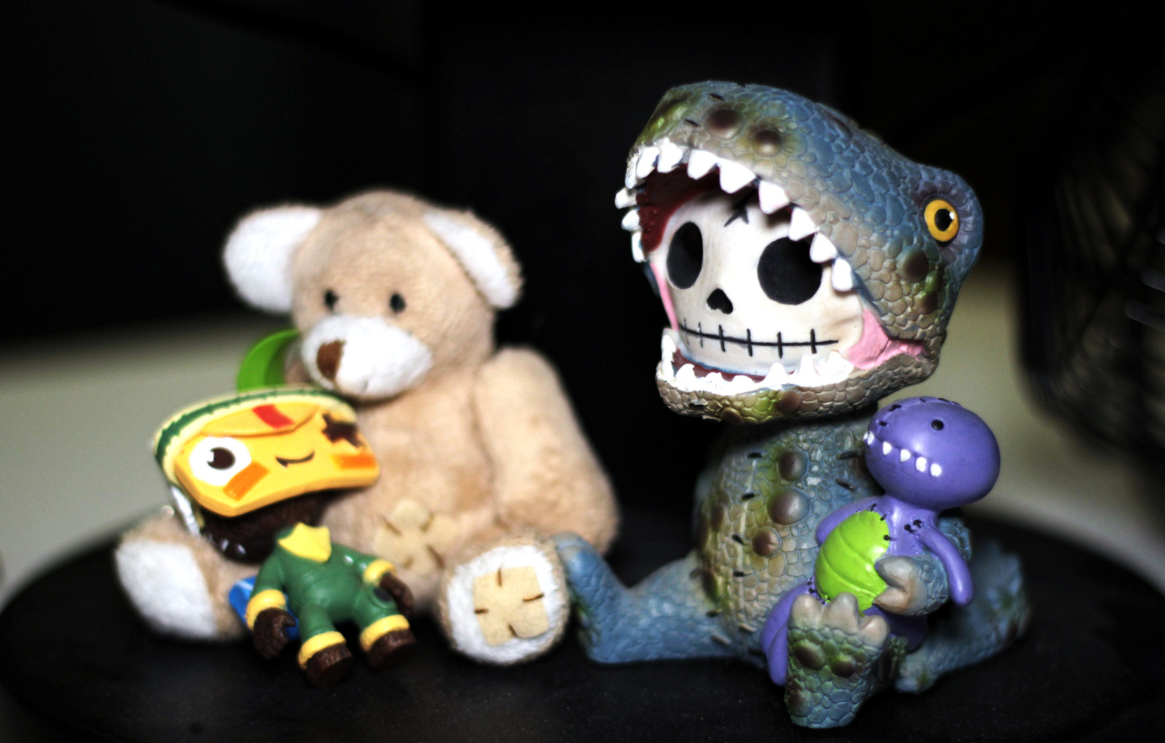 dinosaurs, teddybears and games