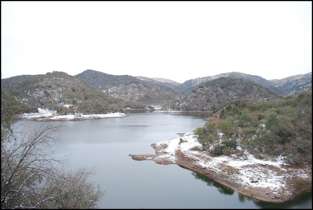 dique la quebrada en invierno, cordoba