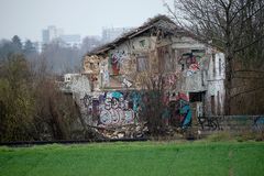 direkt an der Bahnlinie - 1