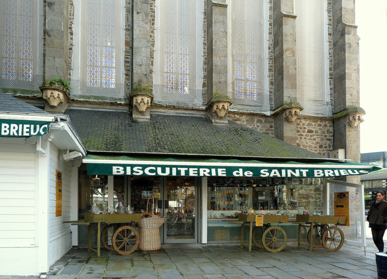 direkt an der Kirche