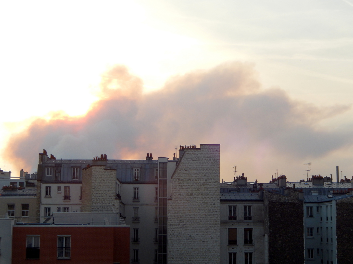 Direkt von Paris :Brand von Notre Dame de Paris