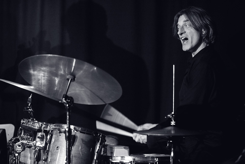 Dirk Dhonau | drums