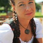 Dirndl in norddeutscher Tiefebene