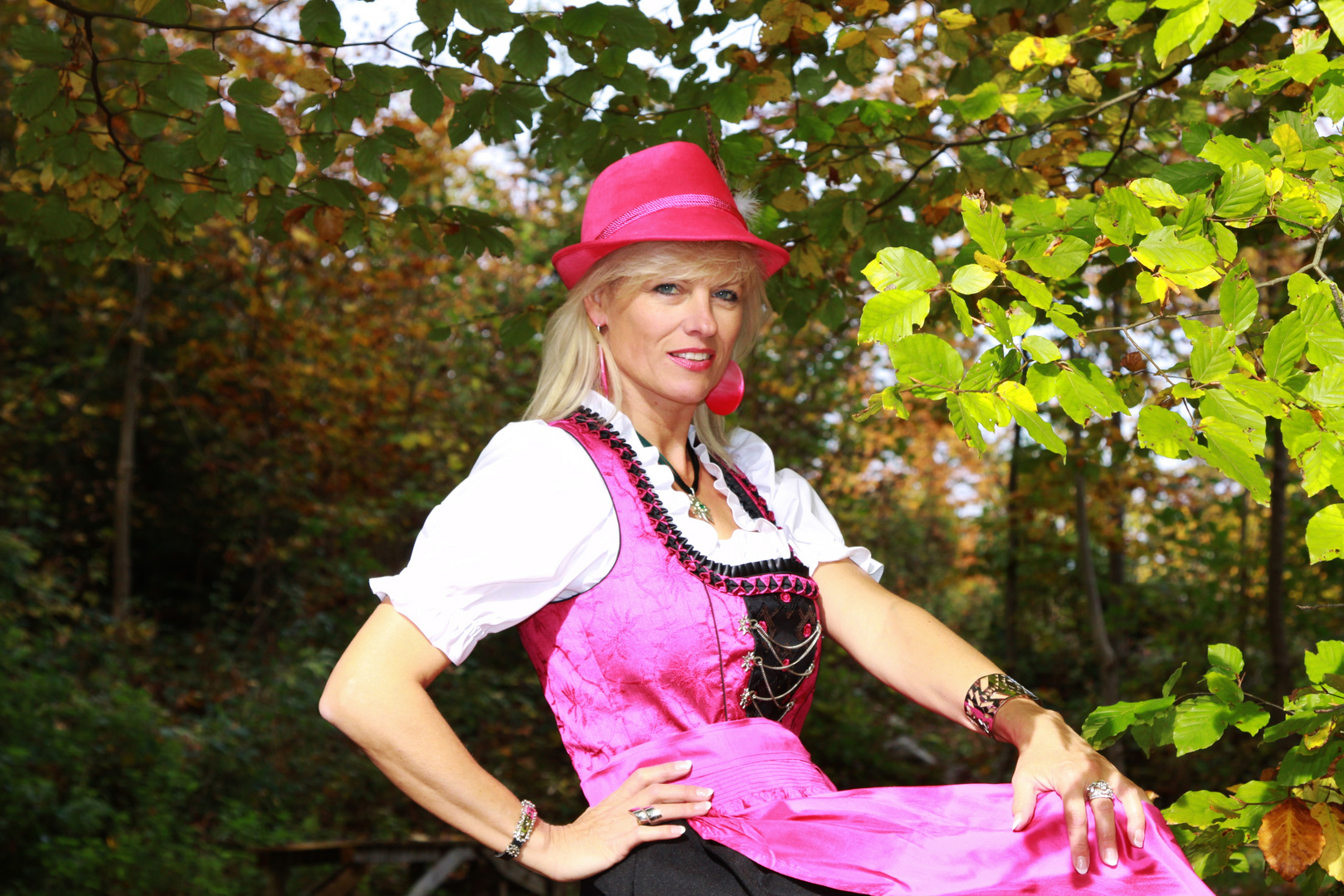 Dirndl mit Hut