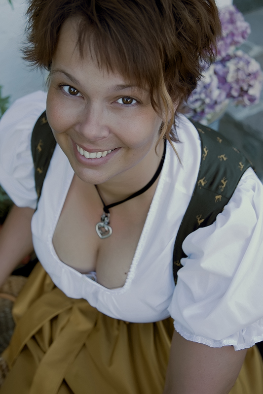 Dirndl-Moni