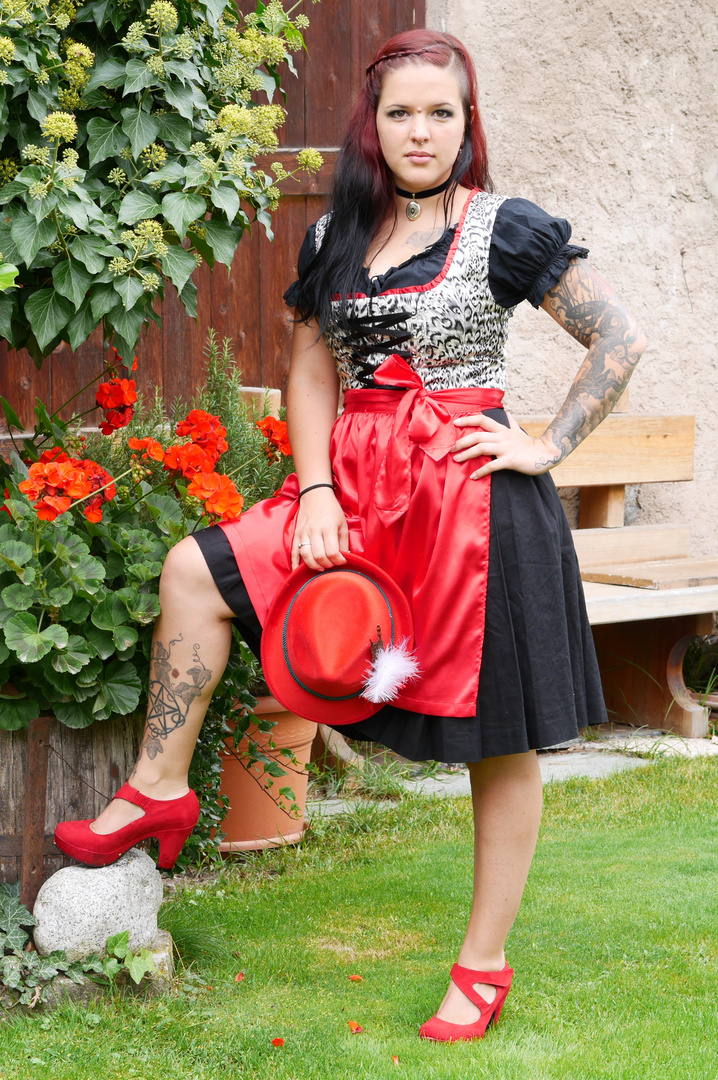 Dirndl & Tatoo