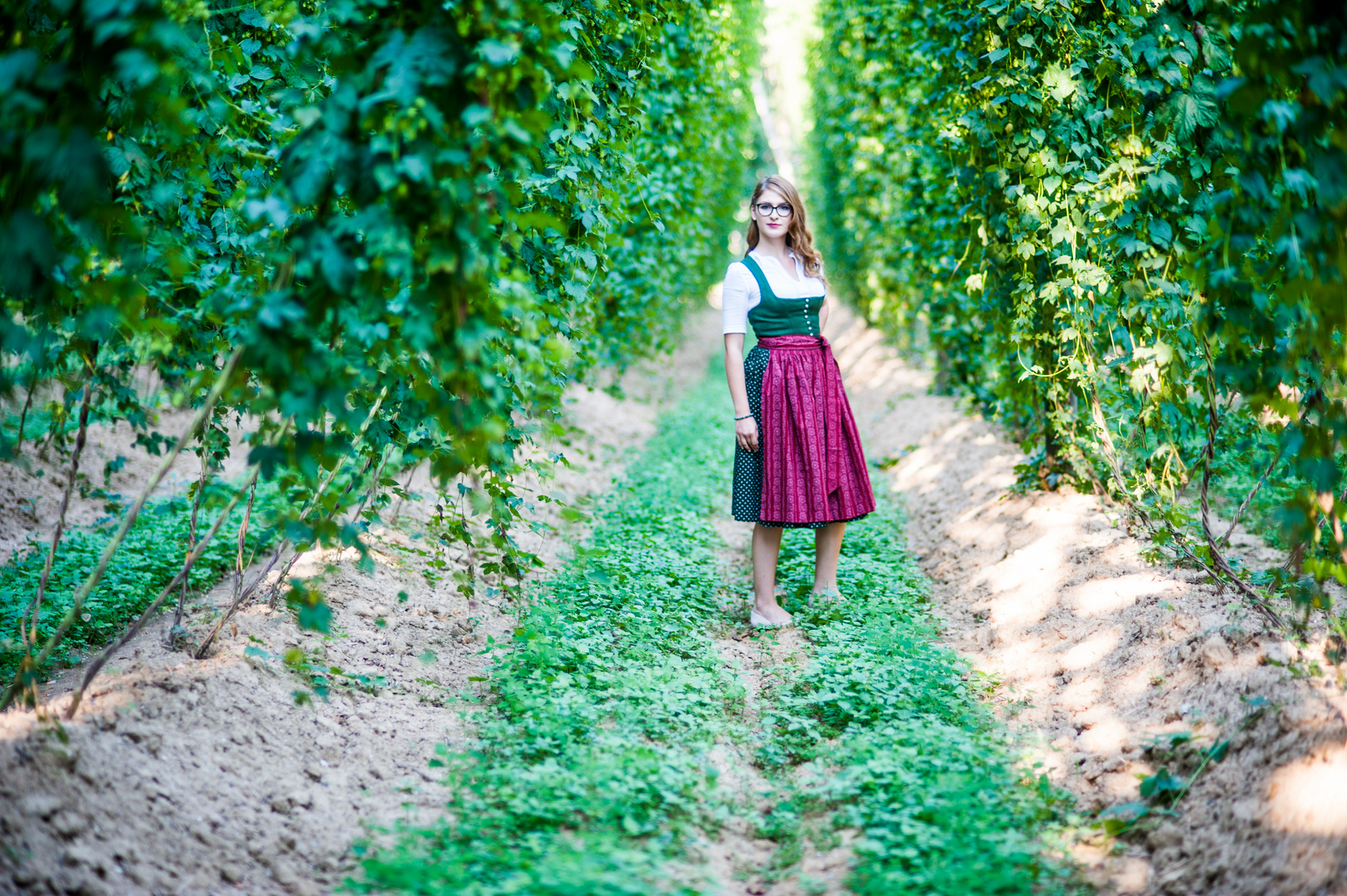 Dirndlshooting im Hopfengarten