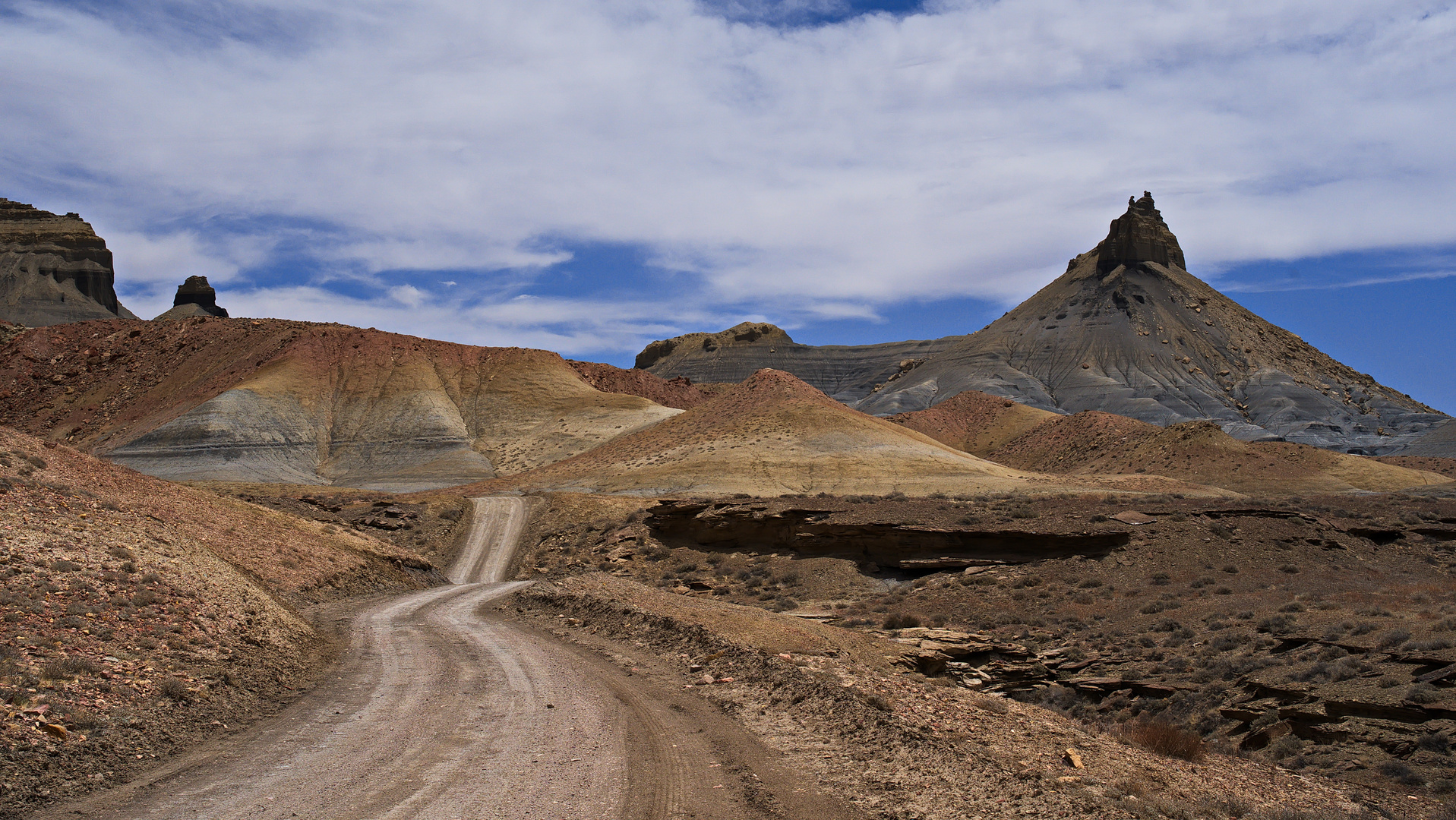 dirt road 