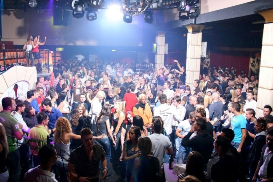 Disco Empire Tanzflache Foto Bild Emotionen Youth Bilder Auf Fotocommunity