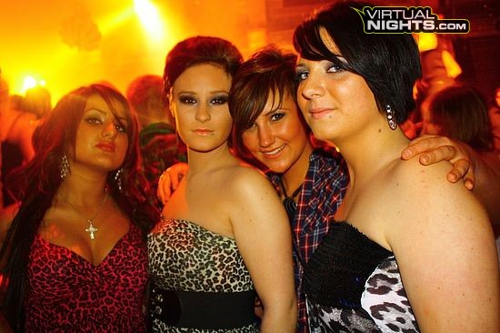 Disco In Der Halle Koln Foto Bild Erwachsene Gruppen Mehrere Menschen Bilder Auf Fotocommunity