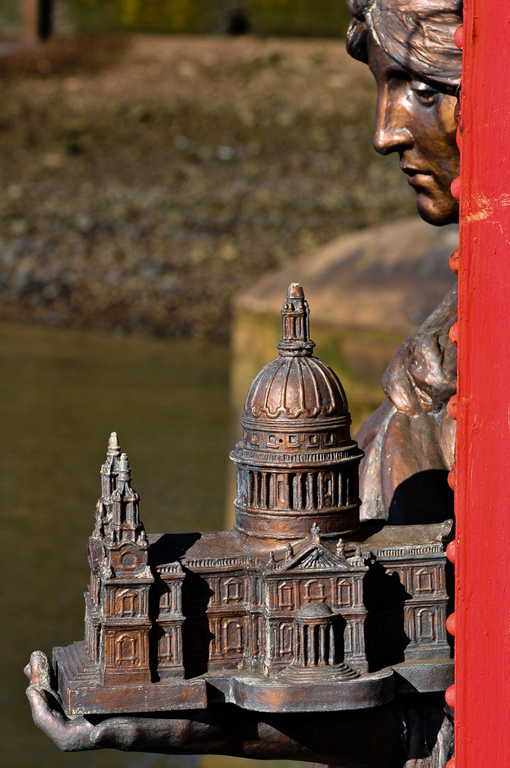 Discover London : Vauxhall Bridge