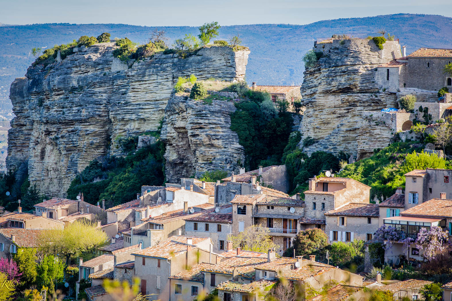 Discover Saignon