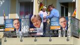Diskussion vor der Wahl auf einem deutschen Balkon von Günter Walther 
