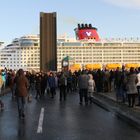 Disney Fantasy ... die Passage an der Jan-Berghaus-Brücke in Leer