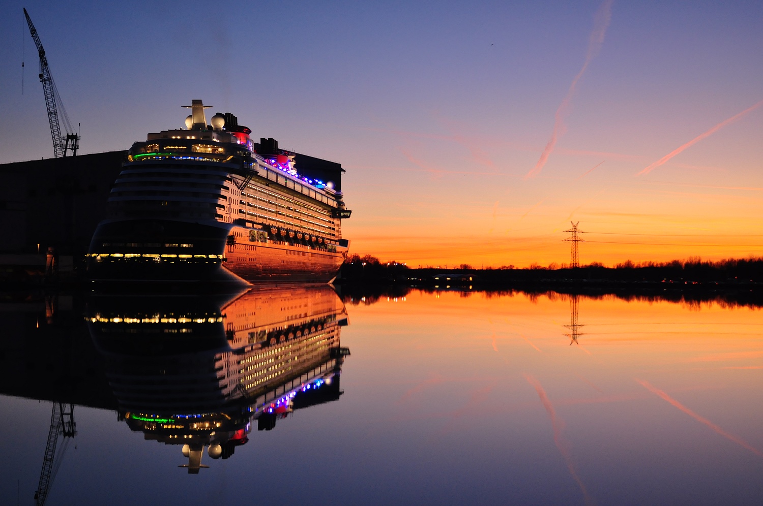 Disney Fantasy im Abendlicht