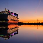 Disney Fantasy im Abendlicht